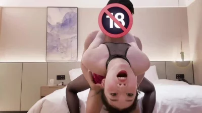 极品瑜伽教练约啪一字马丝袜自扣调教，白浆超量超多不断流出